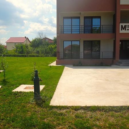 M13 Apartments นาโวดาริ ภายนอก รูปภาพ