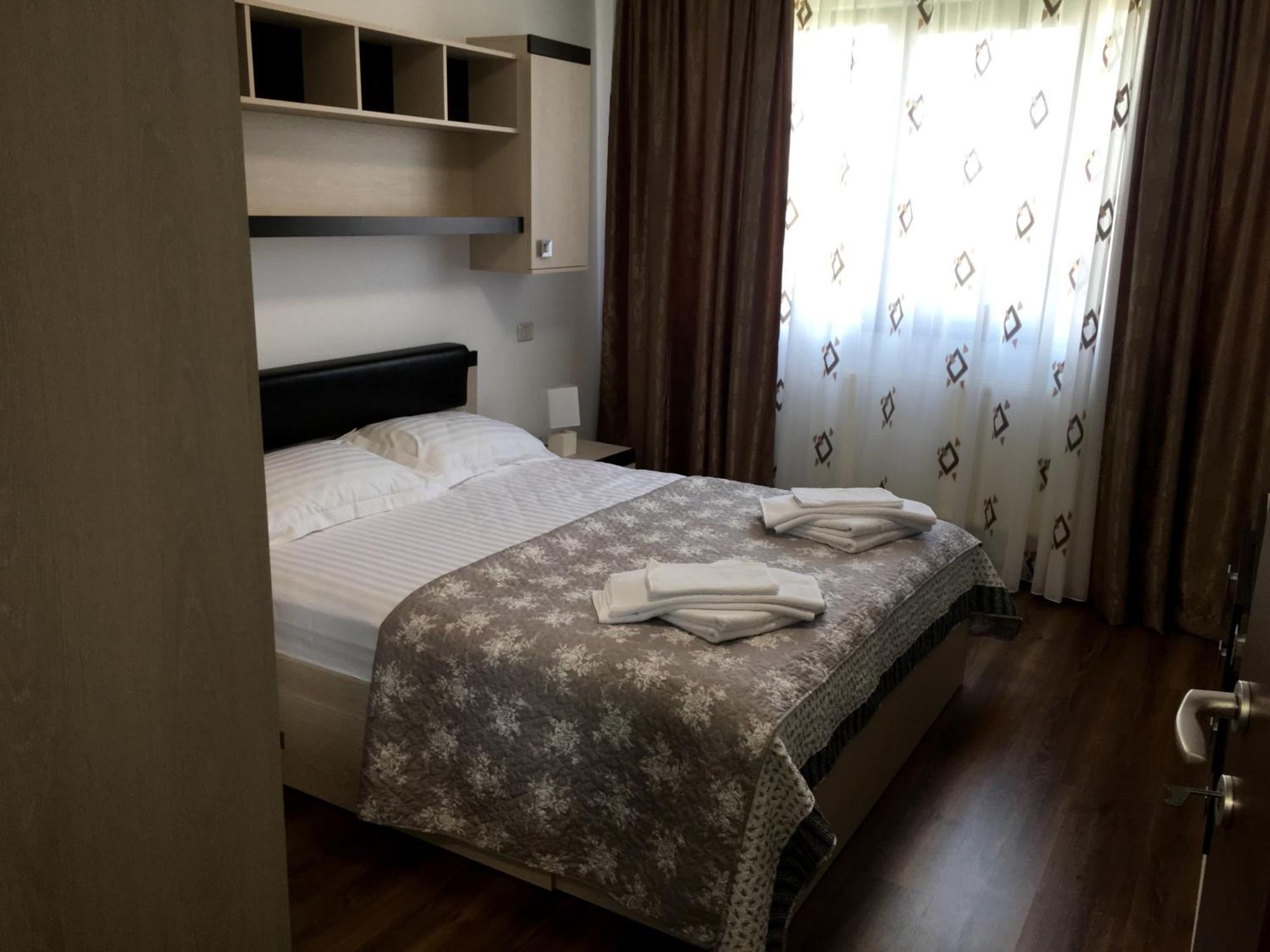 M13 Apartments นาโวดาริ ภายนอก รูปภาพ