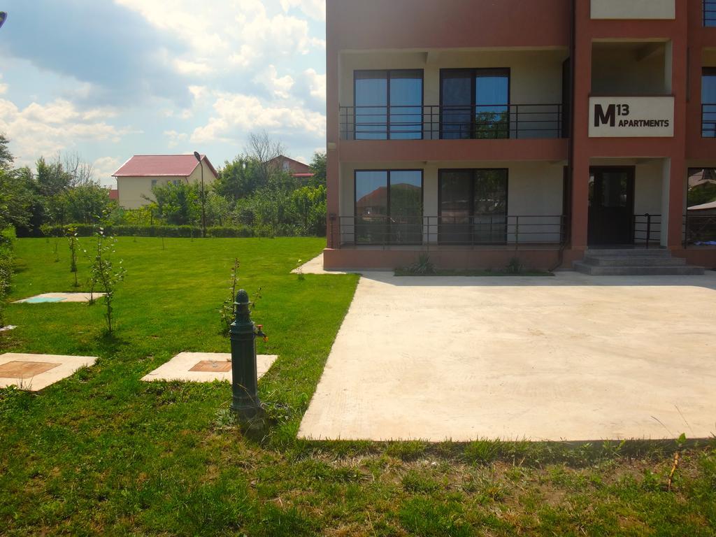 M13 Apartments นาโวดาริ ภายนอก รูปภาพ