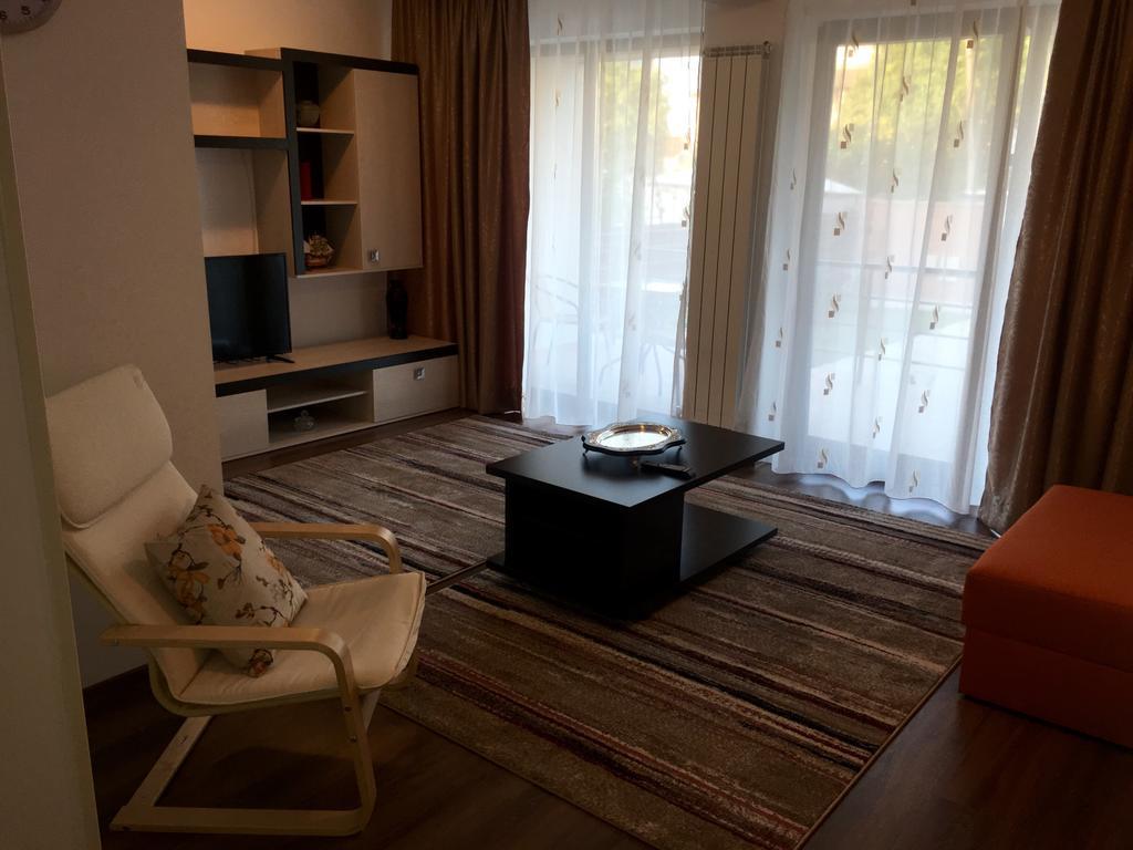 M13 Apartments นาโวดาริ ภายนอก รูปภาพ