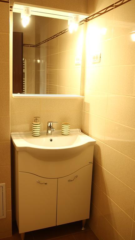 M13 Apartments นาโวดาริ ภายนอก รูปภาพ